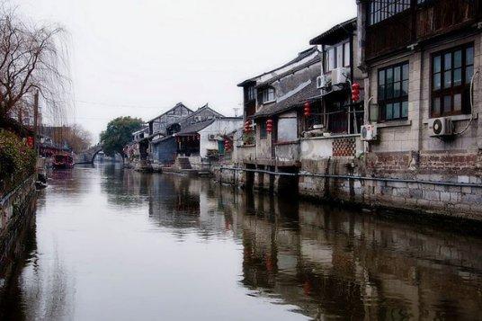 逃出郊外大别墅